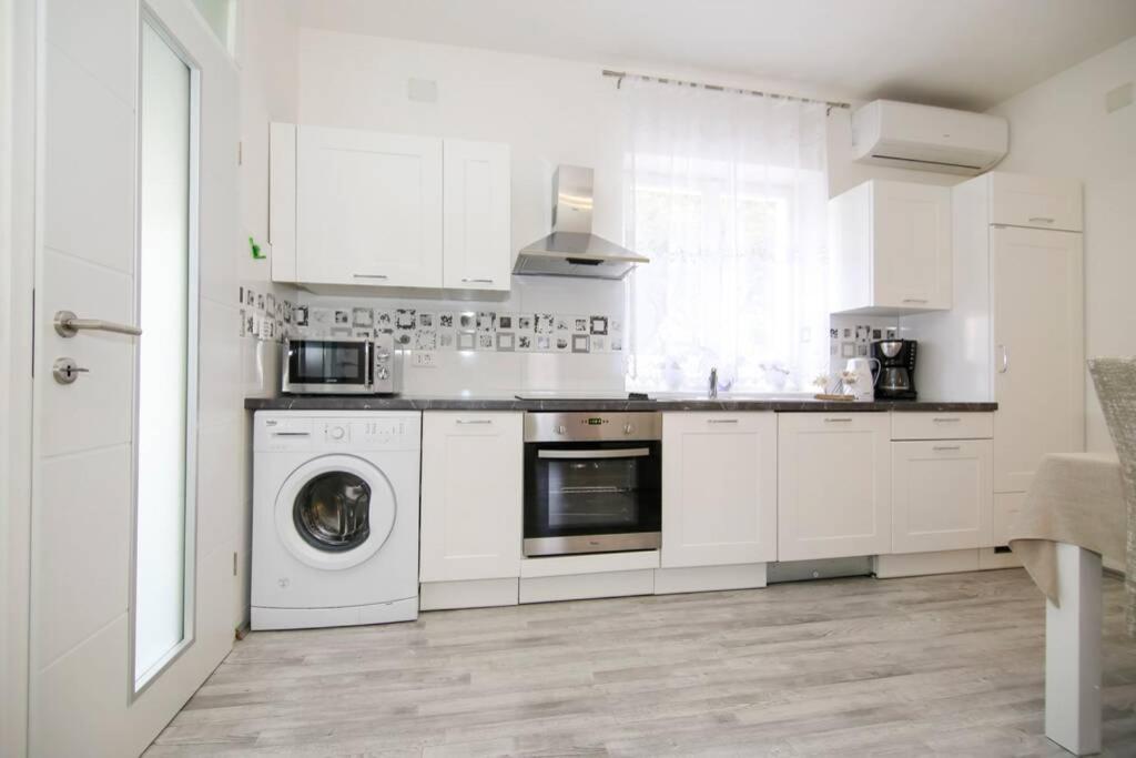 Apartman Buki **** Split Zewnętrze zdjęcie