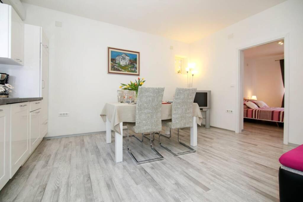 Apartman Buki **** Split Zewnętrze zdjęcie